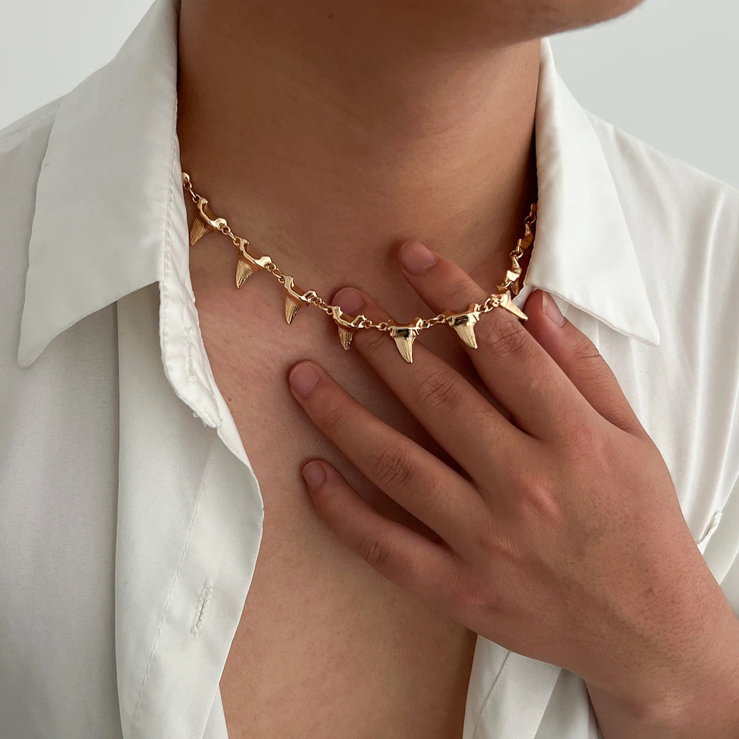 Avalon Fang Chain
