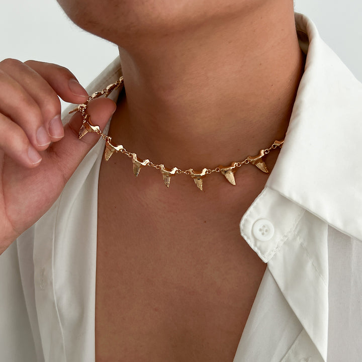 Avalon Fang Chain