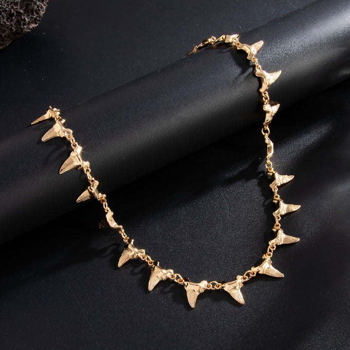 Avalon Fang Chain