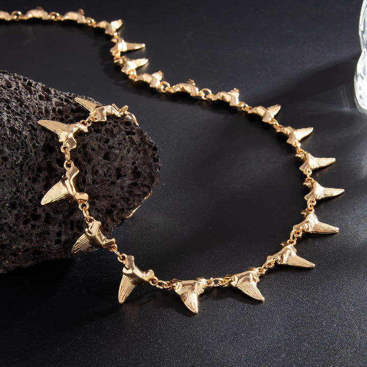 Avalon Fang Chain